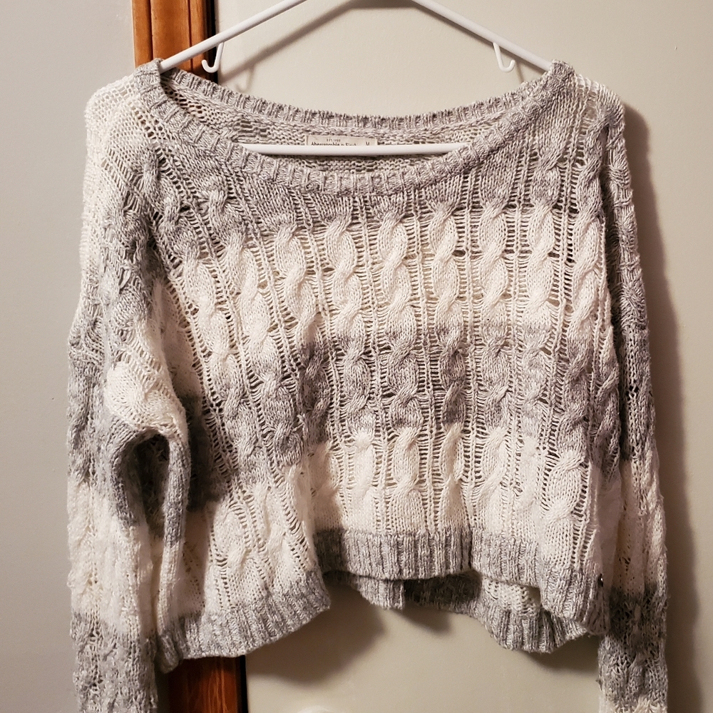 Abercrombie and Fitch White and Gray Pullover Crop Hoodie (Medium)